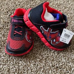NWT Spider-Man Toddler Shoes size 5